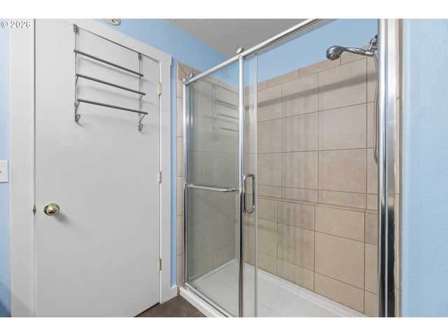 2571 Nw 1ST Dr, Gresham, OR 97030
