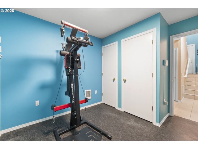 2571 Nw 1ST Dr, Gresham, OR 97030