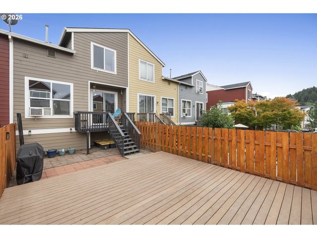 2571 Nw 1ST Dr, Gresham, OR 97030
