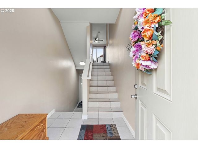 2571 Nw 1ST Dr, Gresham, OR 97030