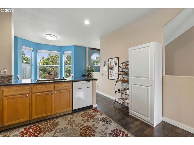 2571 Nw 1ST Dr, Gresham, OR 97030