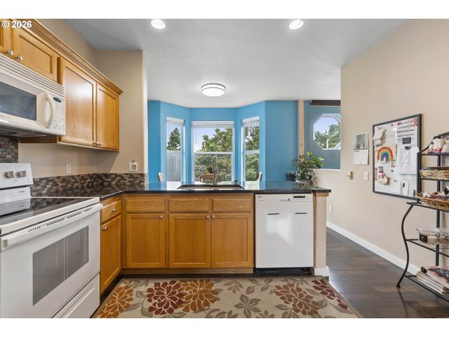 2571 Nw 1ST Dr, Gresham, OR 97030
