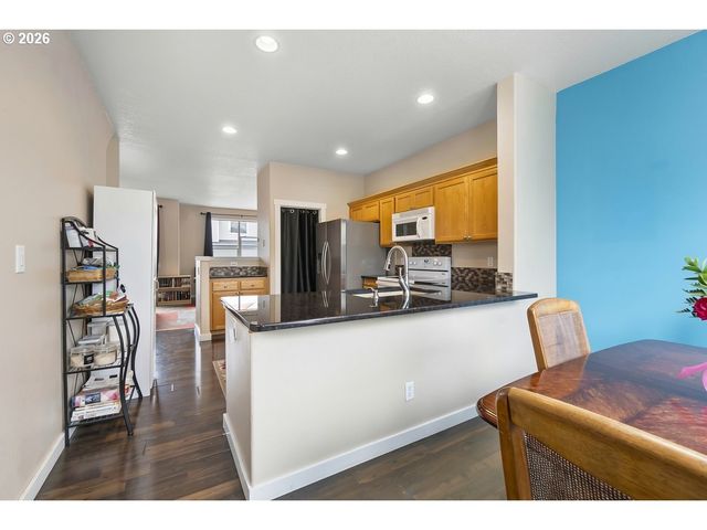 2571 Nw 1ST Dr, Gresham, OR 97030