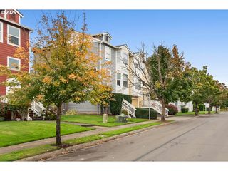 2571 Nw 1ST Dr, Gresham, OR 97030