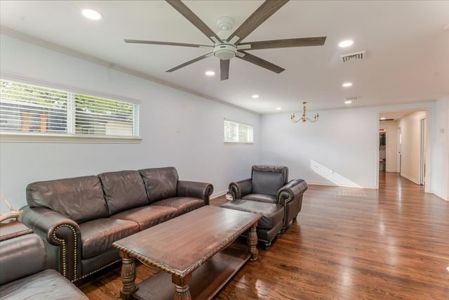 1910 Colony Drive, Irving, TX 75061