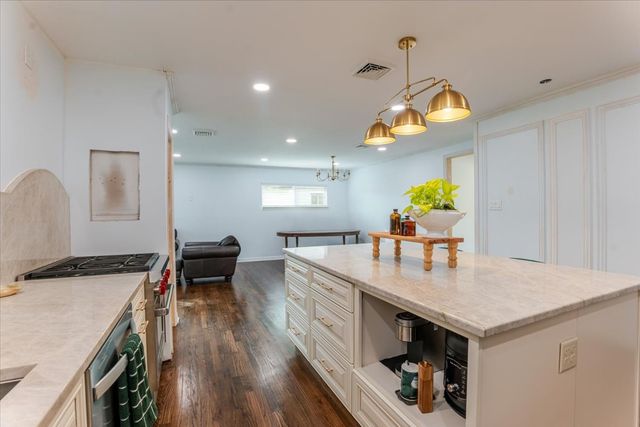 1910 Colony Drive, Irving, TX 75061