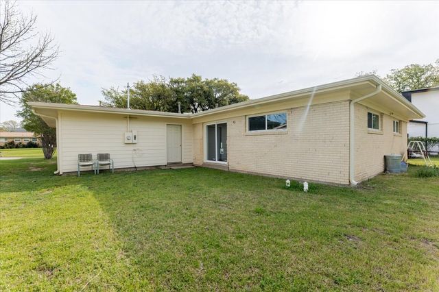 1910 Colony Drive, Irving, TX 75061