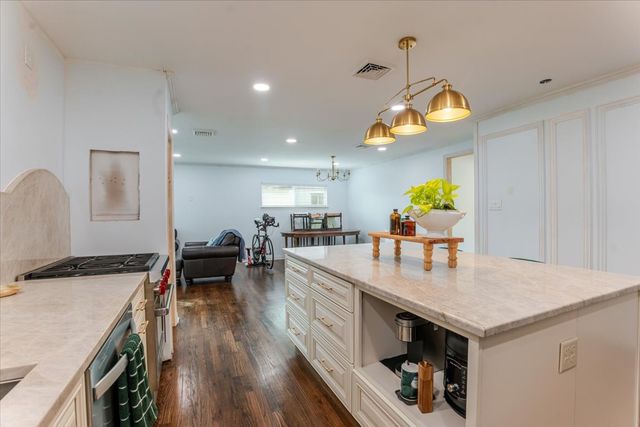 1910 Colony Drive, Irving, TX 75061