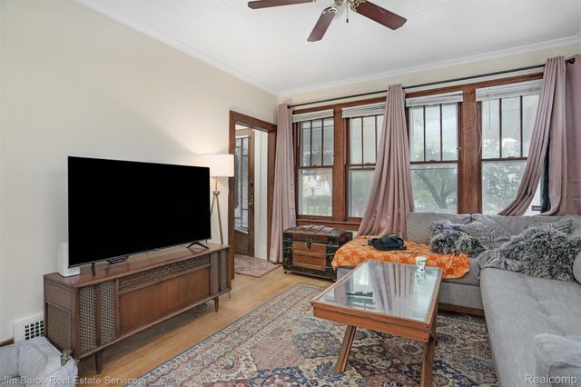 1417 Beaconsfield Avenue, Grosse Pointe, MI 48230