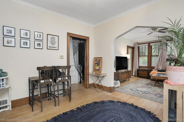 1417 Beaconsfield Avenue, Grosse Pointe, MI 48230