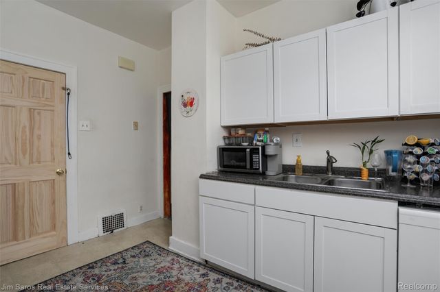 1417 Beaconsfield Avenue, Grosse Pointe, MI 48230