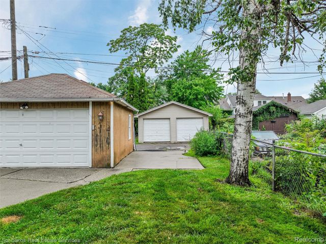 1417 Beaconsfield Avenue, Grosse Pointe, MI 48230