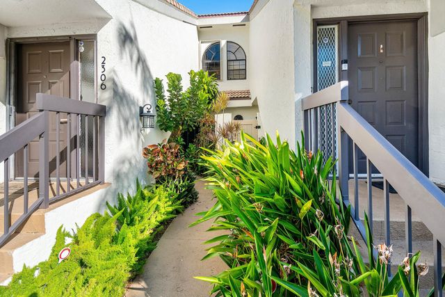 2305 Aspen Way, Boynton Beach, FL 33436