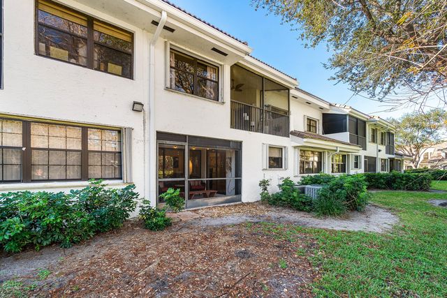 2305 Aspen Way, Boynton Beach, FL 33436