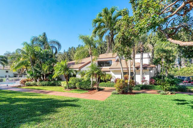 2305 Aspen Way, Boynton Beach, FL 33436