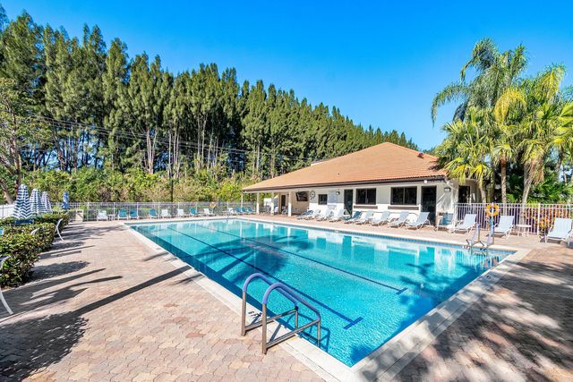 2305 Aspen Way, Boynton Beach, FL 33436