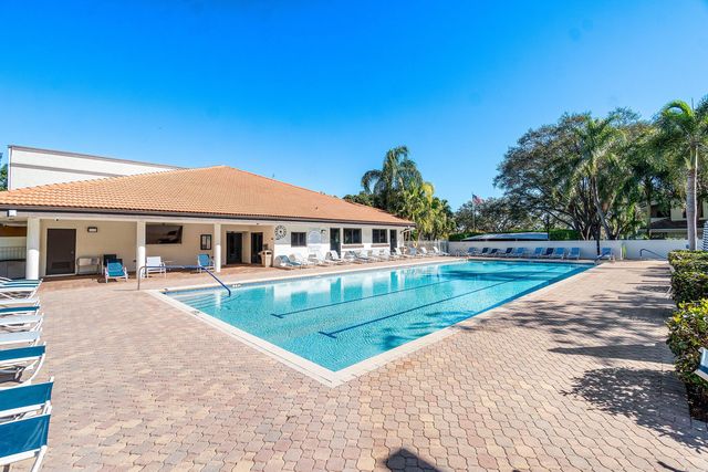 2305 Aspen Way, Boynton Beach, FL 33436