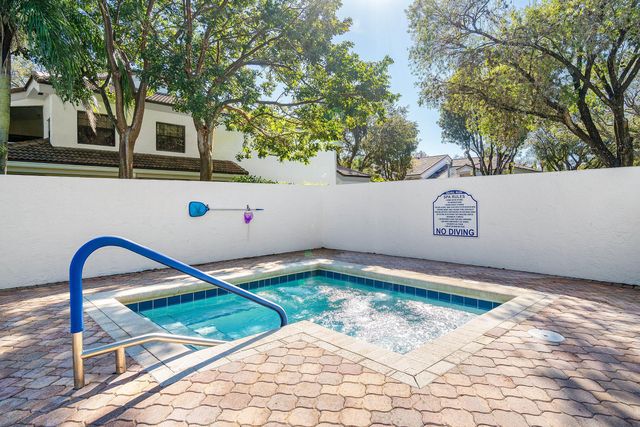 2305 Aspen Way, Boynton Beach, FL 33436