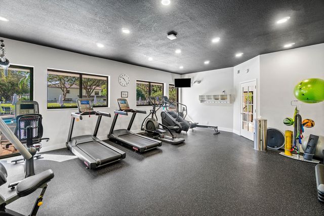 2305 Aspen Way, Boynton Beach, FL 33436