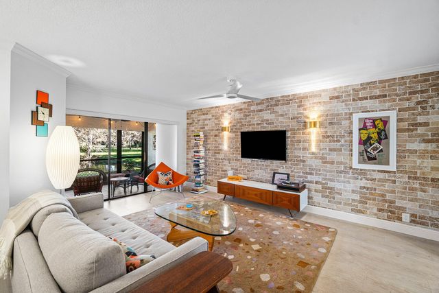 2305 Aspen Way, Boynton Beach, FL 33436