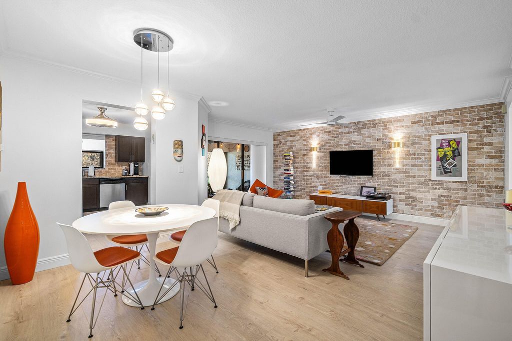 2305 Aspen Way, Boynton Beach, FL 33436