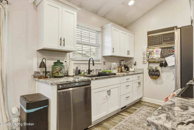 268 Lang Run Ct, Simpsonville, KY 40067