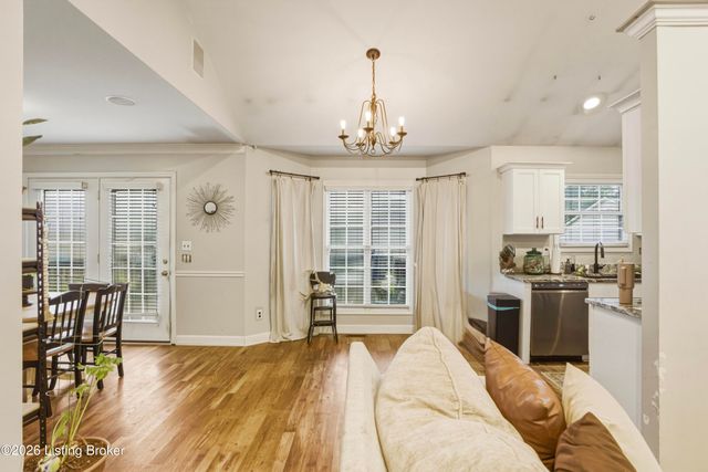 268 Lang Run Ct, Simpsonville, KY 40067