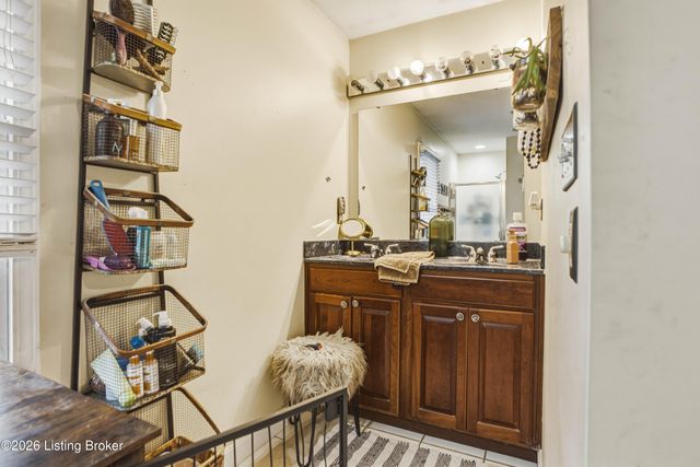 268 Lang Run Ct, Simpsonville, KY 40067