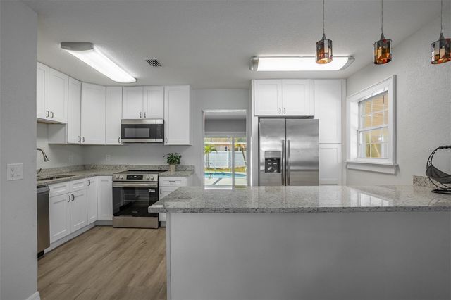 711 BAYSHORE DRIVE, Tarpon Springs, FL 34689