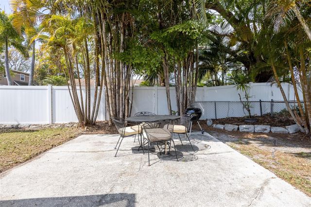 711 BAYSHORE DRIVE, Tarpon Springs, FL 34689