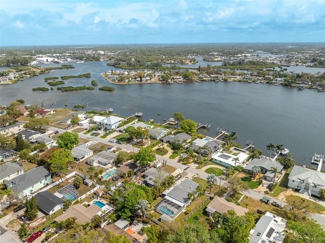 711 BAYSHORE DRIVE, Tarpon Springs, FL 34689