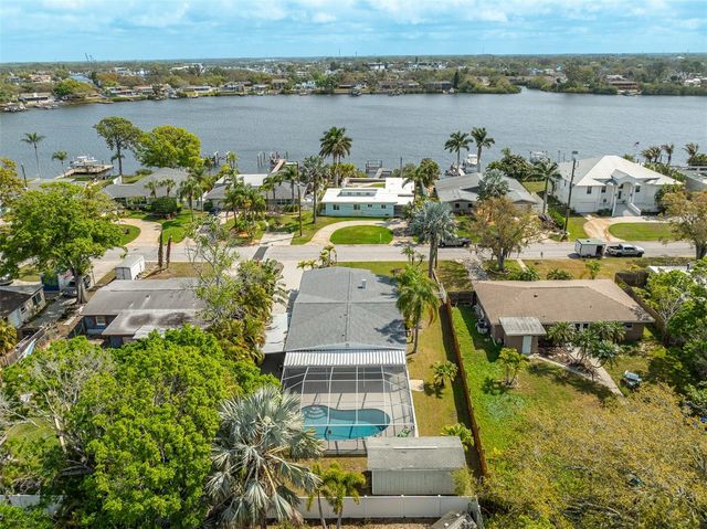 711 BAYSHORE DRIVE, Tarpon Springs, FL 34689