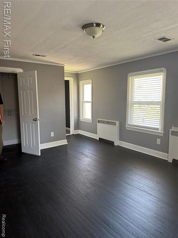 1349 Devonshire Road, Grosse Pointe, MI 48230