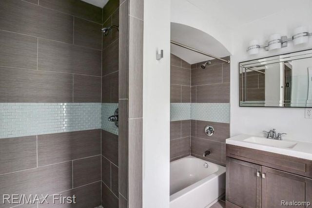 1349 Devonshire Road, Grosse Pointe, MI 48230
