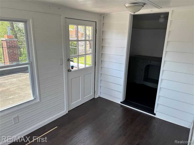 1349 Devonshire Road, Grosse Pointe, MI 48230