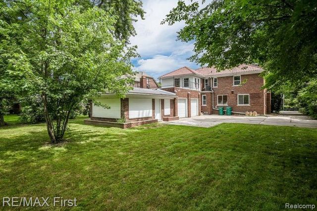 1349 Devonshire Road, Grosse Pointe, MI 48230