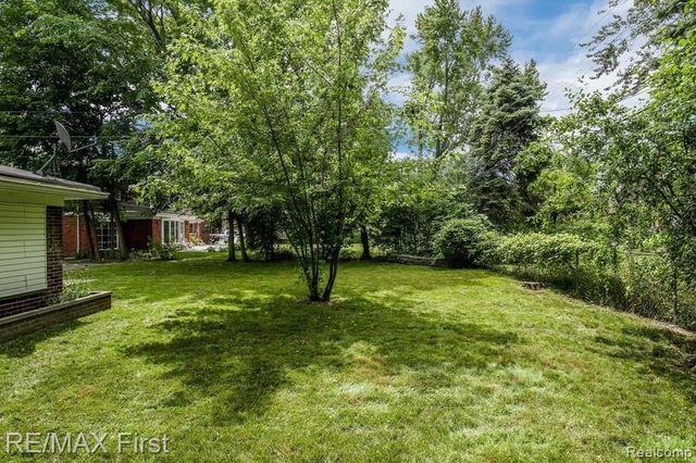 1349 Devonshire Road, Grosse Pointe, MI 48230