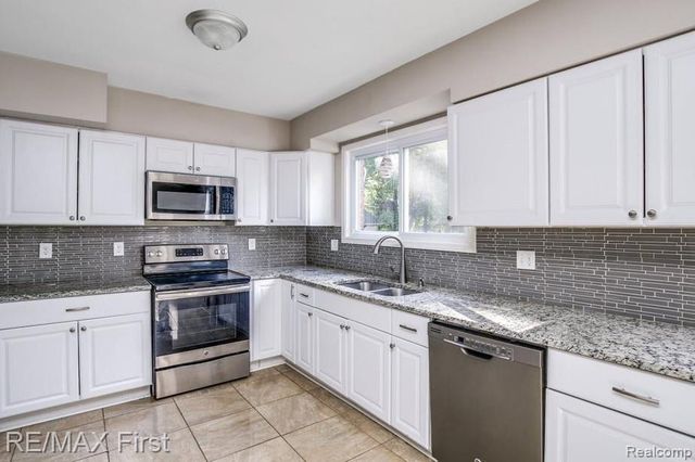 1349 Devonshire Road, Grosse Pointe, MI 48230