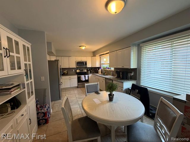 1349 Devonshire Road, Grosse Pointe, MI 48230
