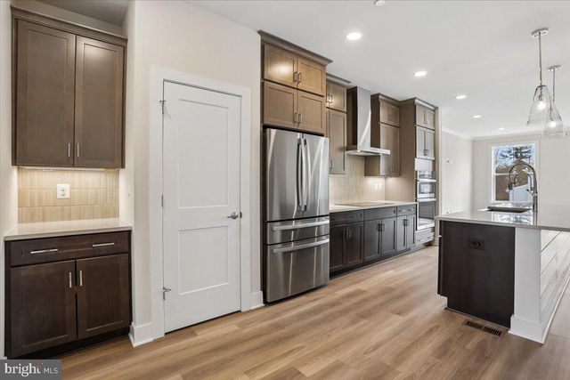 102 ALLEN LN, Poolesville, MD 20837