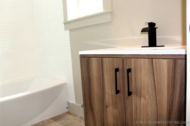 215 N California, Atoka, OK 74525