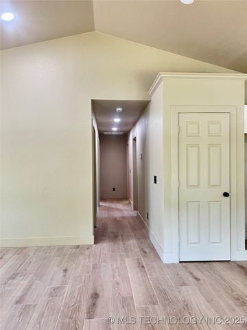 215 N California, Atoka, OK 74525