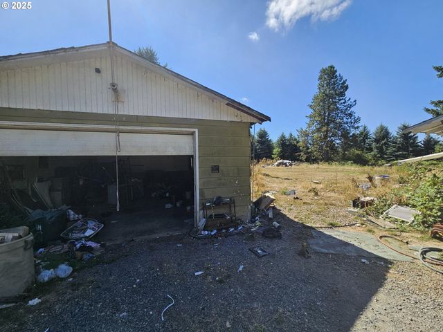 18976 S SPRAGUE Rd, Oregon City, OR 97045