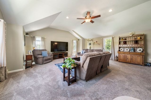 29 S Central St, Milford, MA 01757