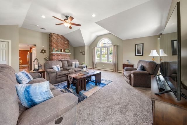 29 S Central St, Milford, MA 01757