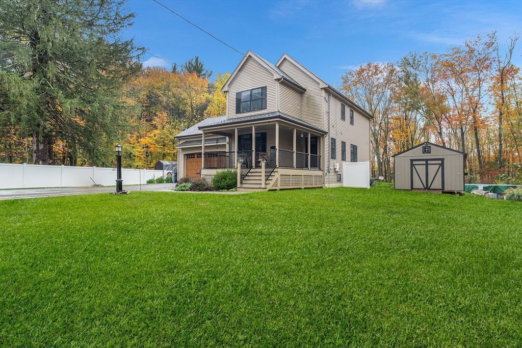 22 Washington St, Mendon, MA 01756