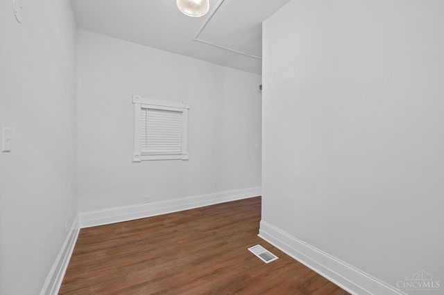 2232 Kemper Lane, Cincinnati, OH 45206