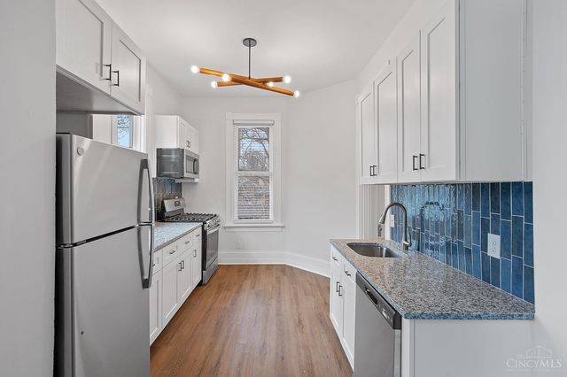 2232 Kemper Lane, Cincinnati, OH 45206