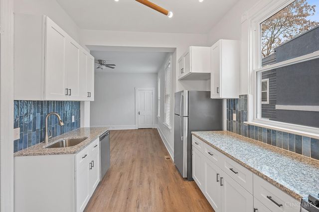 2232 Kemper Lane, Cincinnati, OH 45206