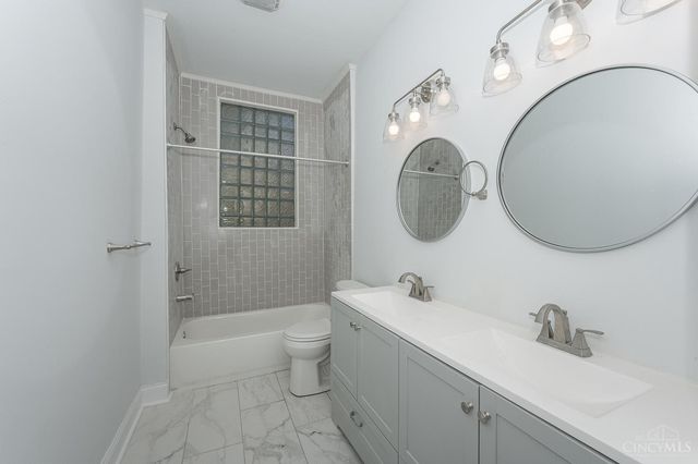 2232 Kemper Lane, Cincinnati, OH 45206